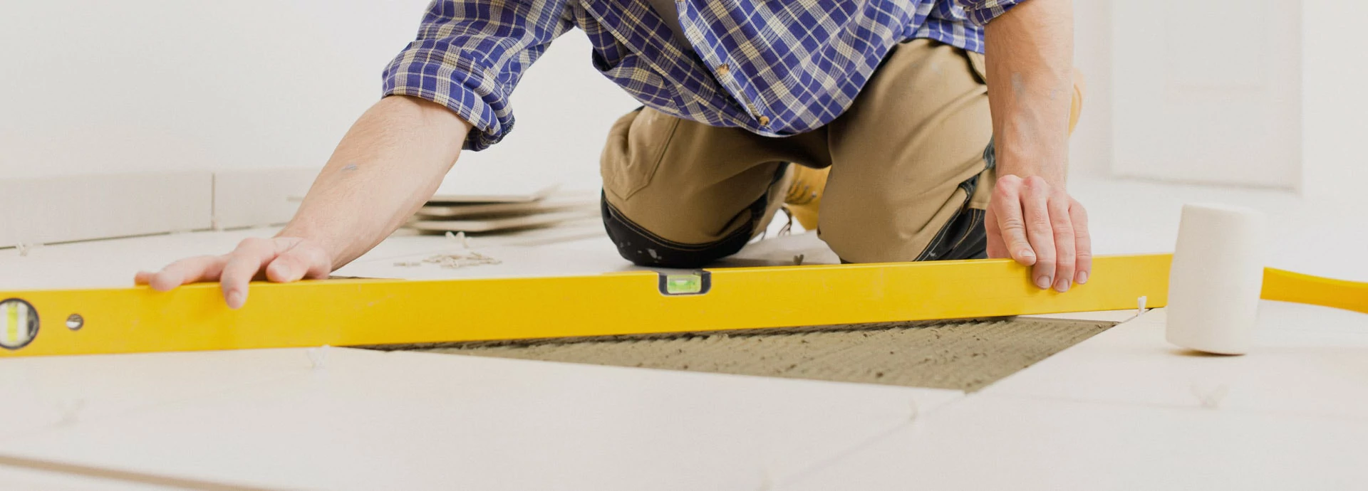 Укладка плитки на пол